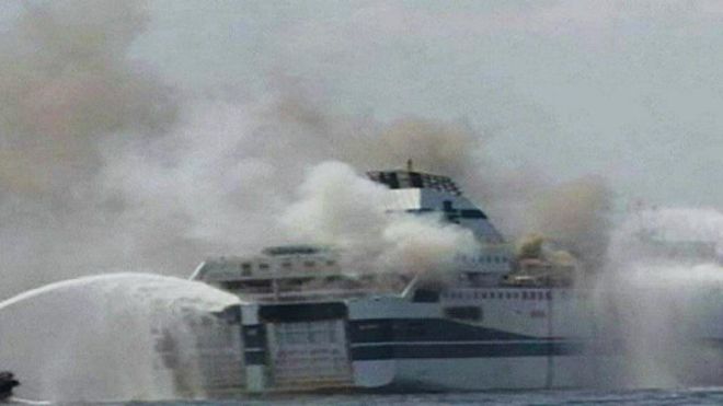 آتش‌سوزی در یک کشتی ایتالیایی با بیش از ۴۶۰ سرنشین
